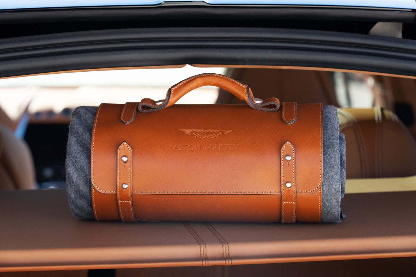 Genuine Aston Martin 707924 DBX Event Pack