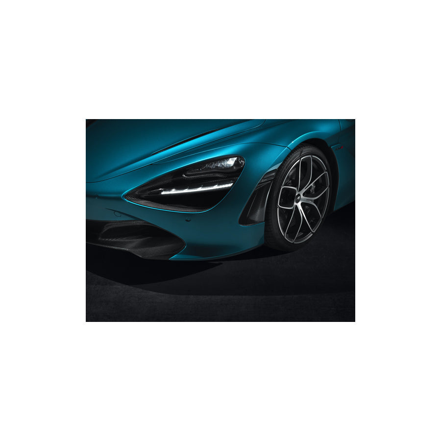 Genuine Mclaren 720S Corbon Fiber Front bumper LTR exits |