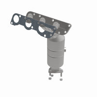 MagnaFlow Direct Fit Catalytic Converter 04-05 Suz Verona2.5 Manifold Front