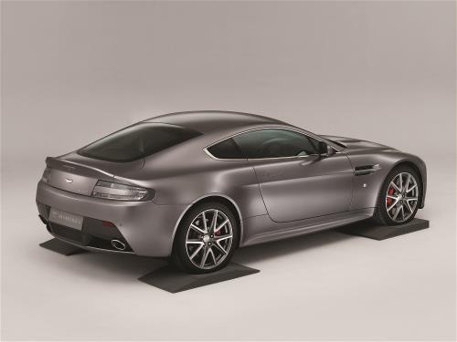 Aston Martin 43-28216 Tyre Cushion Set |
