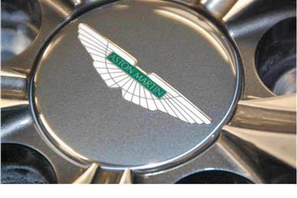 Aston Martin HY53-1A096-DA Wheel Centre Badge (Anthracite-Green Inlay) |