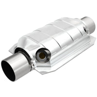 MagnaFlow Universal Catalytic Converter 2.25 W/Dual O2 Boss
