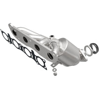 MagnaFlow Direct Fit Catalytic Converter 09-14 Sentra 2.0L Manifold