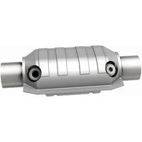 MagnaFlow Universal Catalytic Converter 2.25 W/Dual O2 Boss